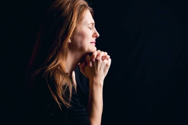 Oração para Acalmar o Coração: 7 Maneiras de Orar Quando Estiver Sentindo Ansiedade e Estresse